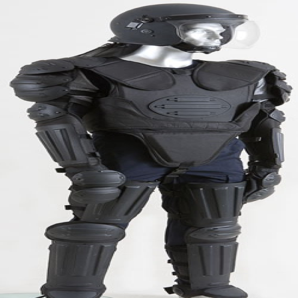 SUIT  POLIETILENO CON PROTECCIóN TRONCO, HOMBRERAS,BRAZOS, PIERNAS Y GUANTES