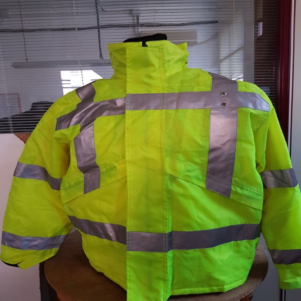 Cazadora impermeable de alta visibilidad